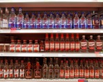Nga lo ngại việc doanh số bán Vodka tăng trong mùa dịch