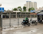Hà Nội ngày đầu dừng giãn cách xã hội: Bến xe vẫn 'cửa đóng, cài then'