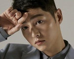 Song Joong Ki tung bộ ảnh mới, hé lộ cuộc sống đời tư