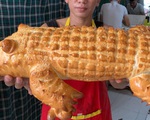 Bánh mì cá sấu khổng lồ gây 'bão' mạng