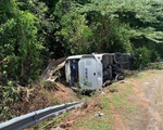 Hiện trường vụ lật xe khách làm 13 người thiệt mạng tại Quảng Bình