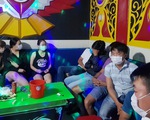Quán karaoke mở cửa bất chấp lệnh cấm, để nhiều thanh niên sử dụng ma túy