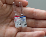 Nga bắt đầu tiêm vaccine ngừa COVID-19 cho khoảng 40.000 người tình nguyện