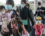 Người dân Hong Kong (Trung Quốc) về đại lục đón Tết sớm vì COVID-19