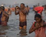 Ấn Độ trước nguy cơ bùng phát COVID-19 từ khoảng 1 triệu người hành hương ở sông Hằng