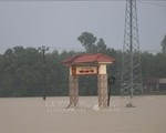 Các tỉnh miền Trung khắc phục hậu quả mưa lũ, tiếp tế khu vực bị chia cắt