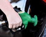 Các tài xế ở Anh đối diện giá nhiên liệu cao kỷ lục
