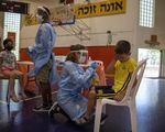 Israel tiêm vaccine ngừa COVID-19 của Pfizer-BioNTech cho trẻ từ 5-11 tuổi