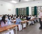 Đà Nẵng: Học sinh lớp 10 và 11 đi học trực tiếp trở lại