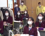 Làn sóng COVID-19 bùng phát ở nhóm trẻ nhỏ và thiếu niên Hàn Quốc