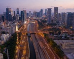 Tel Aviv lần đầu 'thăng hạng' thành phố đắt đỏ nhất thế giới