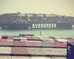 Tàu container chắn ngang gây tắc nghẽn trên kênh đào Suez