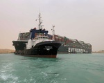 “Siêu tàu” mắc kẹt ở kênh Suez đã xê dịch