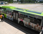 Singapore thử nghiệm xe buýt chạy bằng năng lượng mặt trời