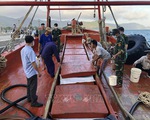 Bắt giữ tàu cá hoán cải chở dầu
