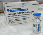 Mỹ yêu cầu dừng tiêm vaccine COVID-19 của Johnson & Johnson