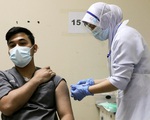 40 nhân viên y tế Malaysia mắc COVID-19 dù tiêm đủ vaccine