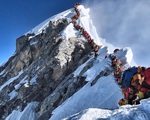 Đại dịch COVID-19 đã lây lan đến đỉnh Everest
