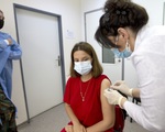 Mỹ khuyến nghị người đã tiêm 2 mũi vaccine đeo khẩu trang để bảo vệ cộng đồng