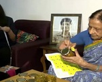 Cụ bà 87 tuổi bán hàng trực tuyến gây quỹ giúp người nghèo