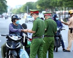 Hà Nội: Phòng CSGT và công an xã, phường cấp giấy đi đường