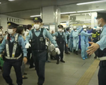 Tấn công bằng dao trên tàu ở Tokyo, ít nhất 10 người bị thương
