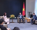Chủ tịch Quốc hội gặp gỡ các doanh nhân trẻ người Việt