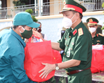 Bộ Quốc phòng tặng 100.000 phần quà và 4.000 tấn gạo cho người dân TP Hồ Chí Minh
