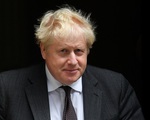 Thủ tướng Anh chịu áp lực từ chức vì dự tiệc trong phong tỏa