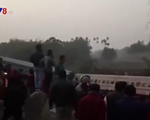 Ấn Độ: Tàu hỏa trật đường ray, nhiều người thiệt mạng