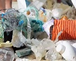 Tàu hút rác thải nhựa trên biển Địa Trung Hải