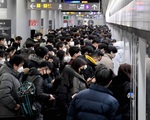 Tàu điện ngầm đông đúc gây lo lắng sau thảm họa Itaewon