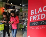 Nhiều cửa hàng giảm giá đến 90% dịp Black Friday