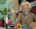 Cụ bà 40 năm may quần áo cho trẻ em nghèo