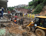 Số nạn nhân tử vong do lũ lụt ở Brazil tăng lên 57 người, hàng nghìn người phải di dời