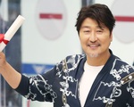 Hậu chiến thắng tại Cannes, Song Kang-ho được chào đón như người hùng