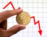 Bitcoin thủng mốc 30.000 USD