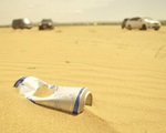 Trào lưu dã ngoại và bãi rác thải ngày càng mở rộng trên sa mạc