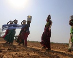 Người dân Ấn Độ hứng chịu nắng nóng kỷ lục và thiếu nước sạch nghiêm trọng