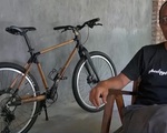 Xe đạp tre của một nghệ nhân đồ gỗ Indonesia
