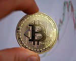 Bitcoin tăng mạnh trở lại