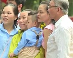Người dân TP Hồ Chí Minh nhộn nhịp du xuân ngày Tết