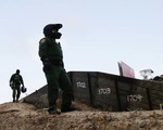 Bang Arizona (Mỹ) dỡ bỏ bức tường ngăn người di cư