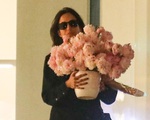 Brad Pitt gửi hoa cho bạn gái mới trong ngày Valentine