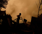Chile: Lính cứu hỏa chiến đấu với hàng chục vụ cháy rừng, số người tử vong tăng lên 22
