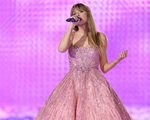 Chiêm ngưỡng phong cách của Taylor Swift qua từng thời kỳ trong tour diễn 'Eras Tour'