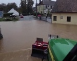 Mưa lớn gây ngập lụt nghiêm trọng tại Pháp