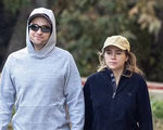 Rộ tin bạn gái Robert Pattinson đang mang thai