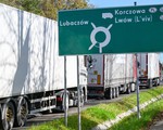 Căng thẳng xuất khẩu ngũ cốc, Ba Lan chặn xe của Ukraine tại khu vực biên giới