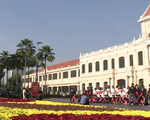 TP Hồ Chí Minh: Người dân và du khách nhộn nhịp xuống phố tham quan, đón năm mới